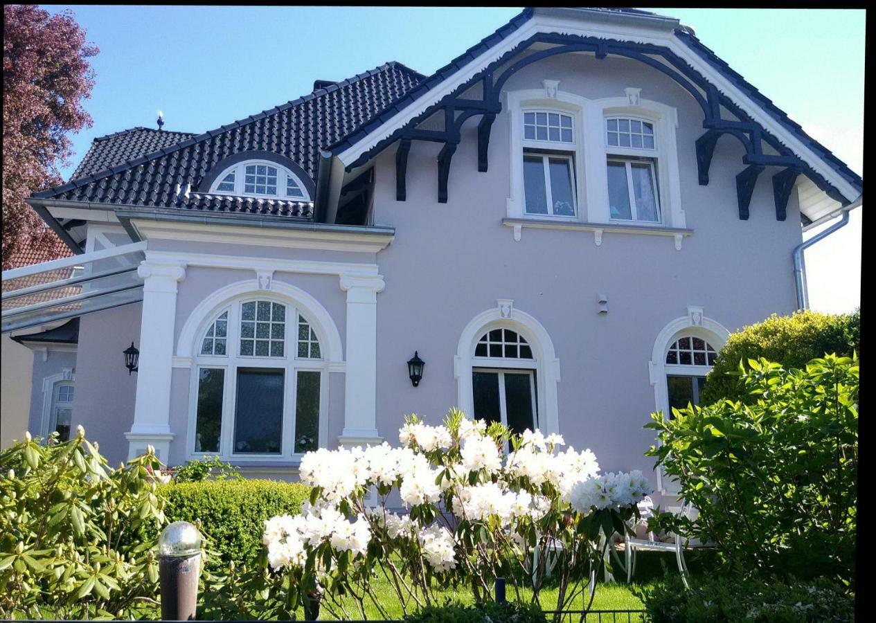Villa Flora ฟรีดริชชตัดท์ ภายนอก รูปภาพ